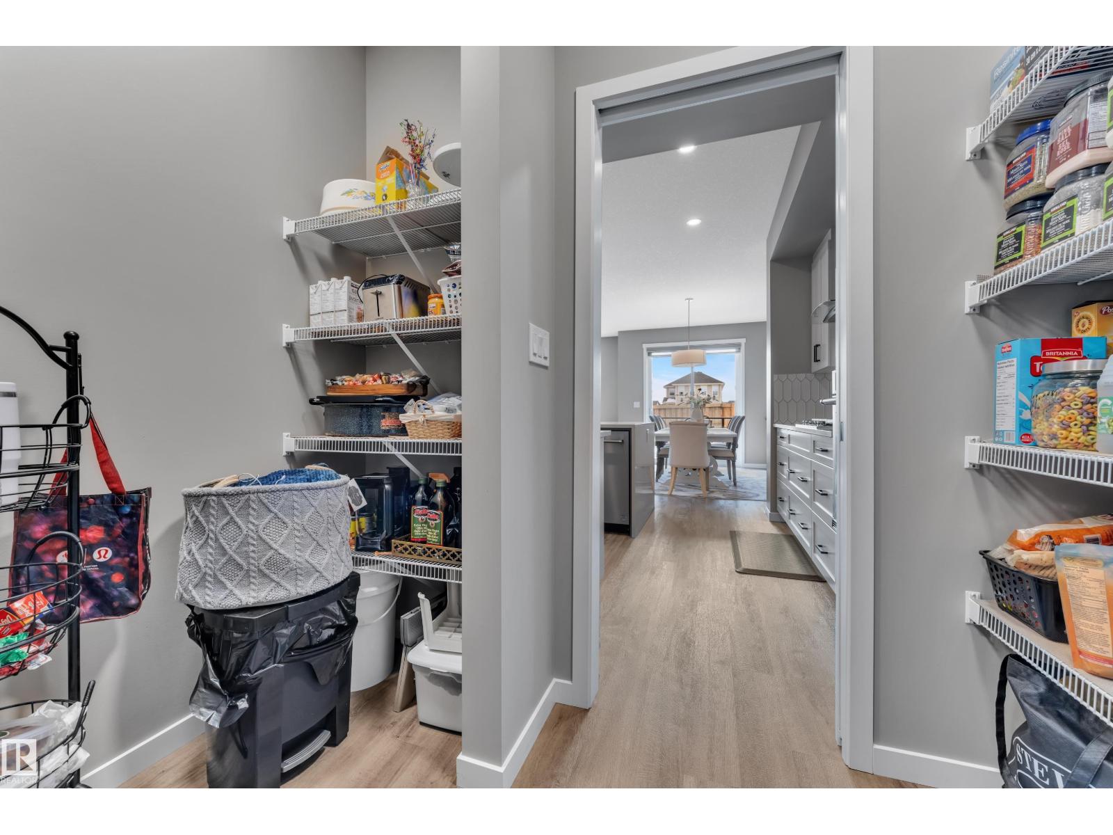 21853 98A AV NW, Edmonton