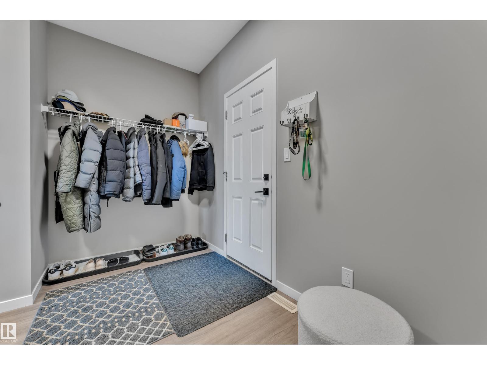 21853 98A AV NW, Edmonton