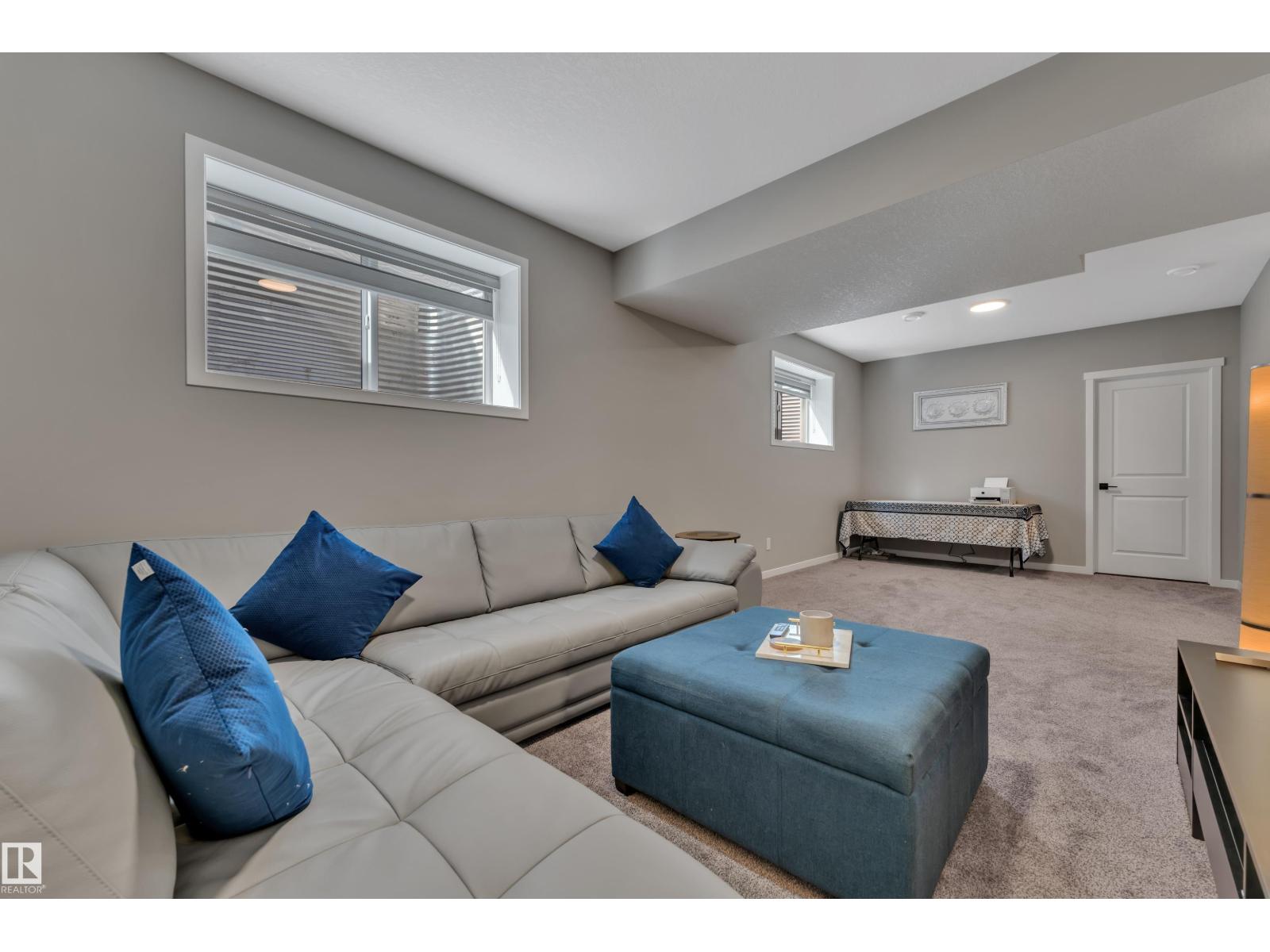 21853 98A AV NW, Edmonton