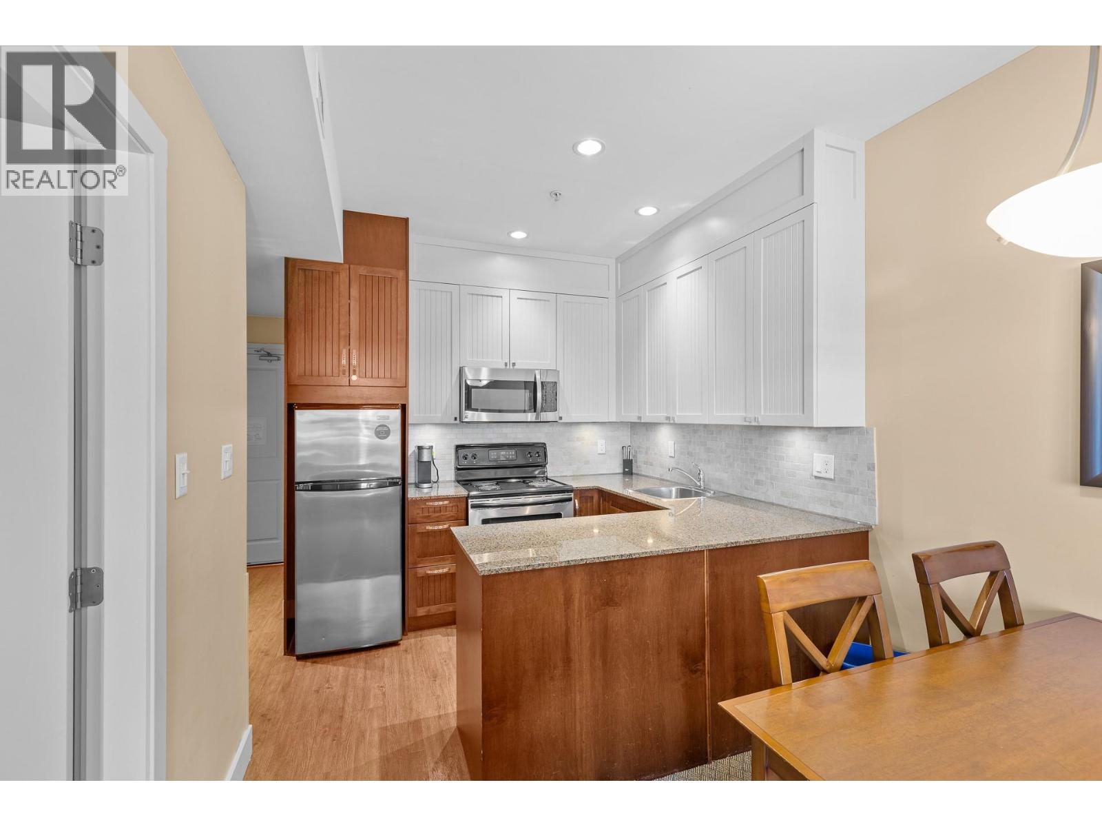 12811 LAKESHORE Drive Unit# 518, Summerland