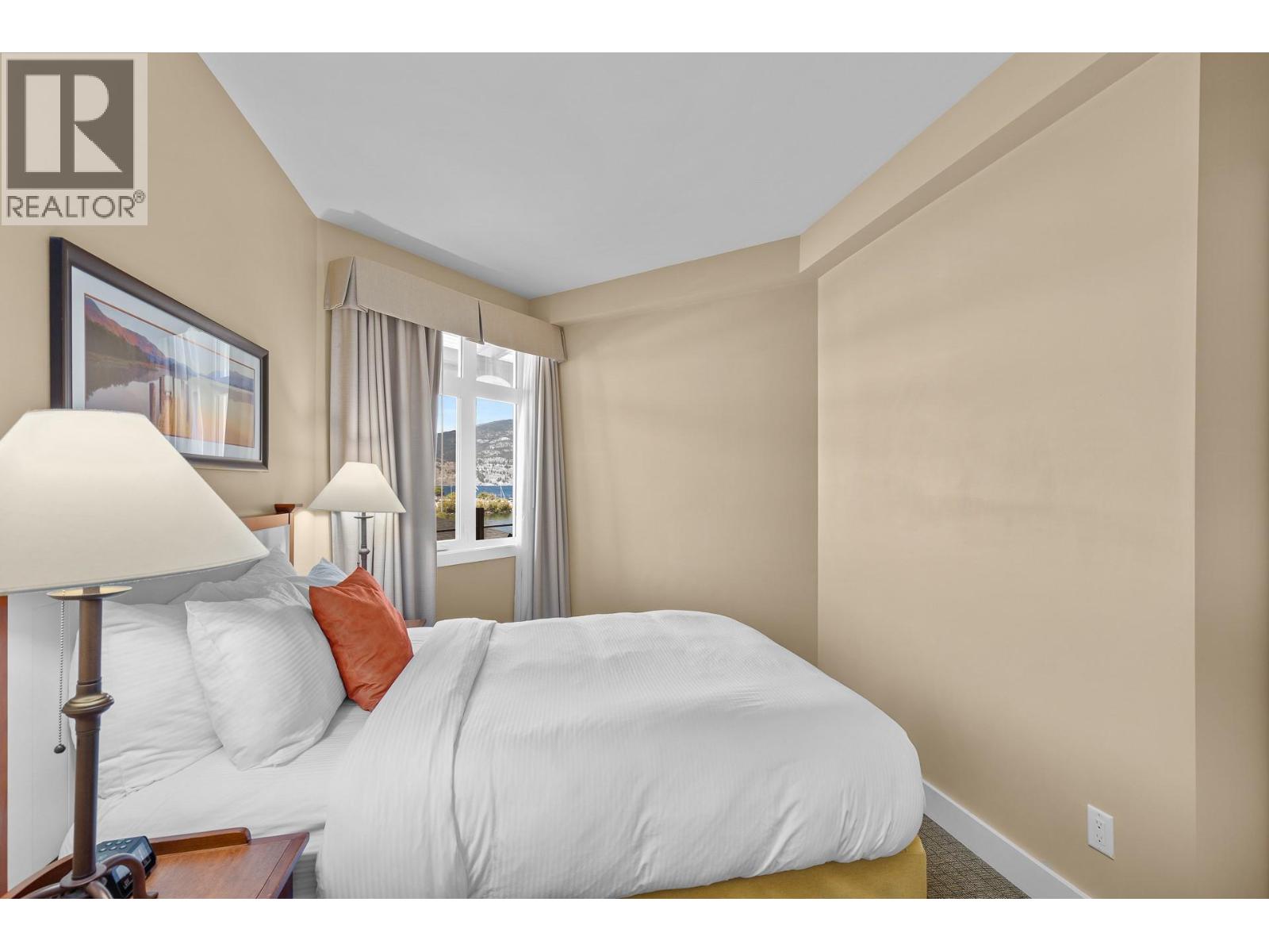 12811 LAKESHORE Drive Unit# 518, Summerland