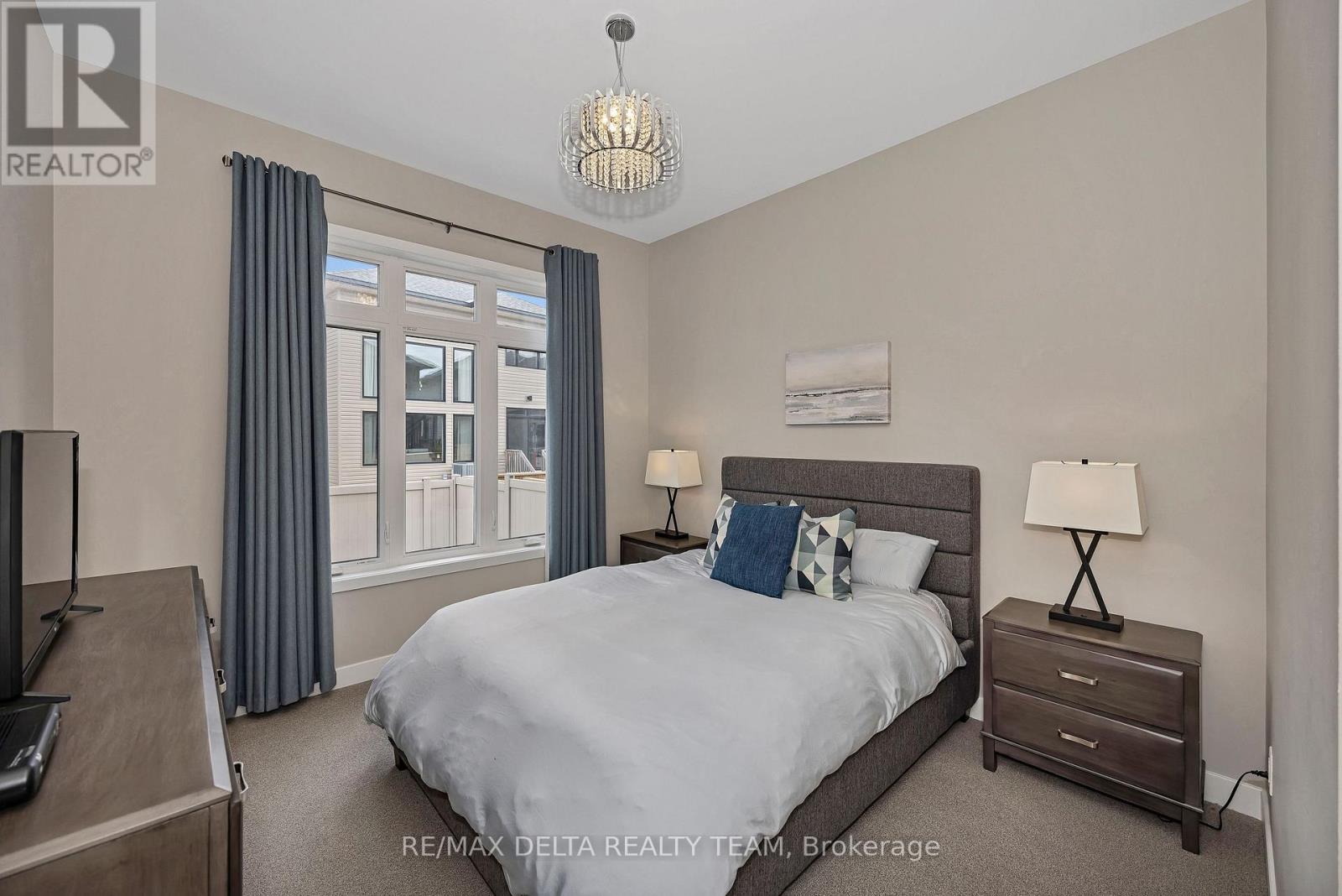 161 BRISTOL CRESCENT - 12