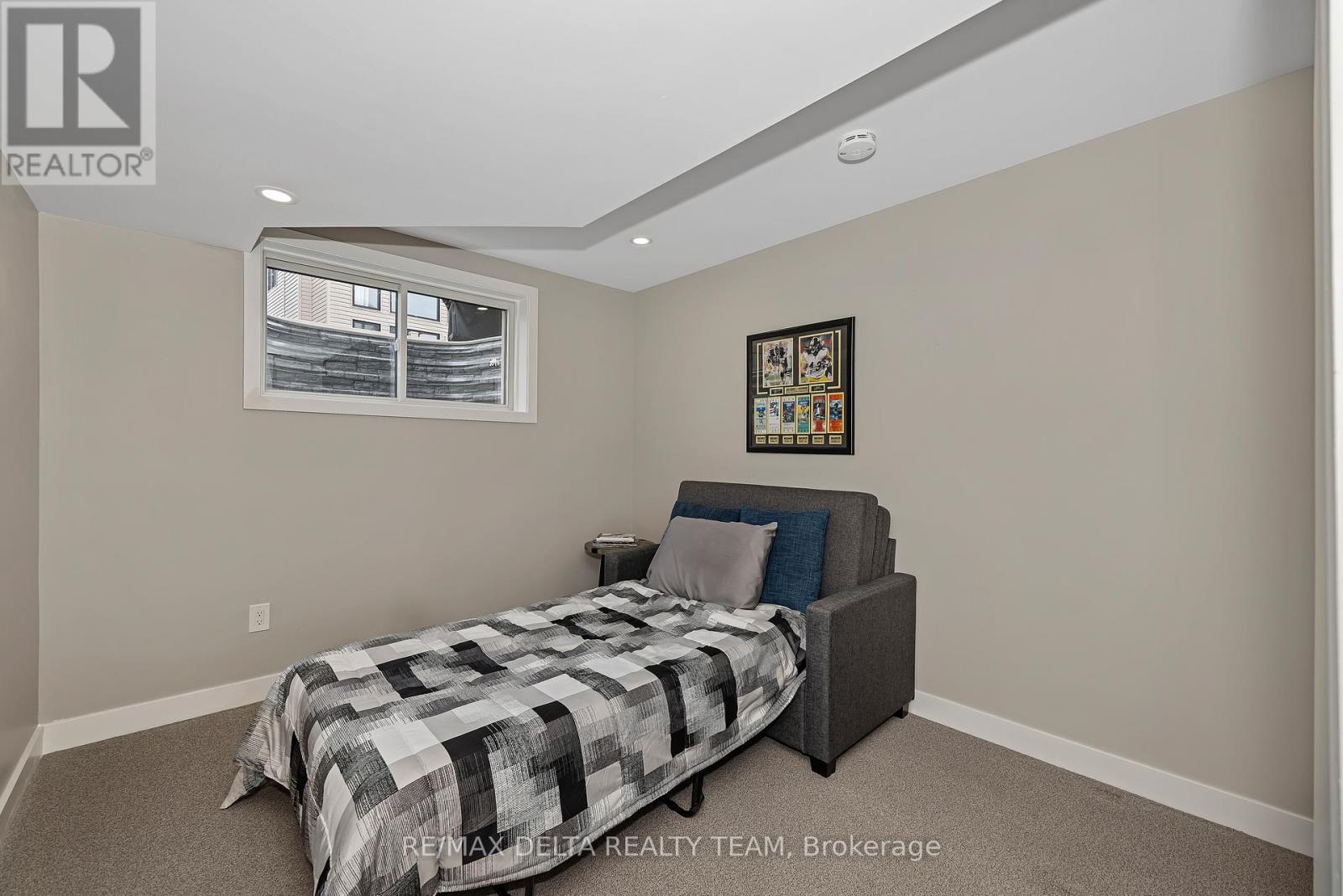 161 BRISTOL CRESCENT - 24