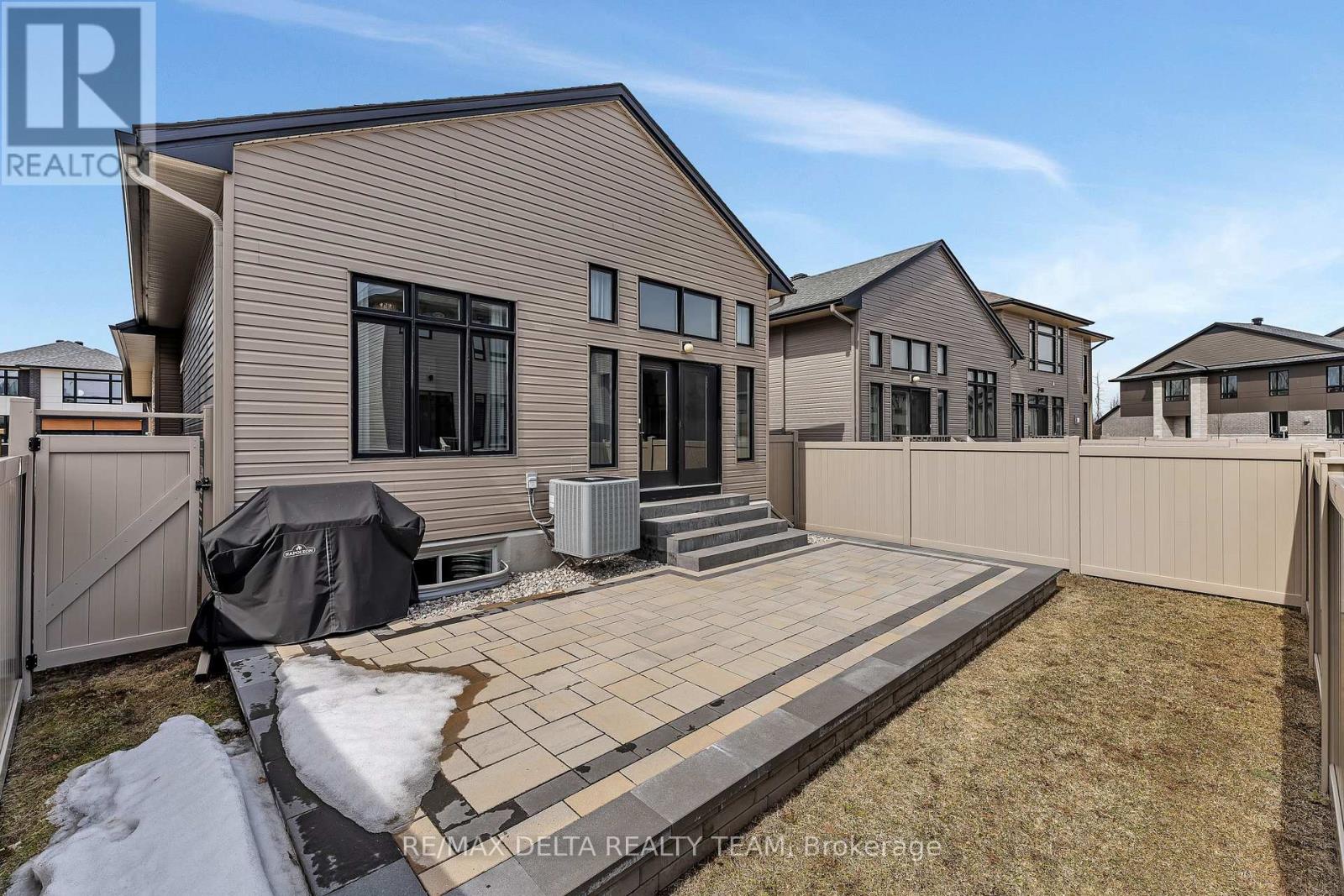 161 BRISTOL CRESCENT - 28