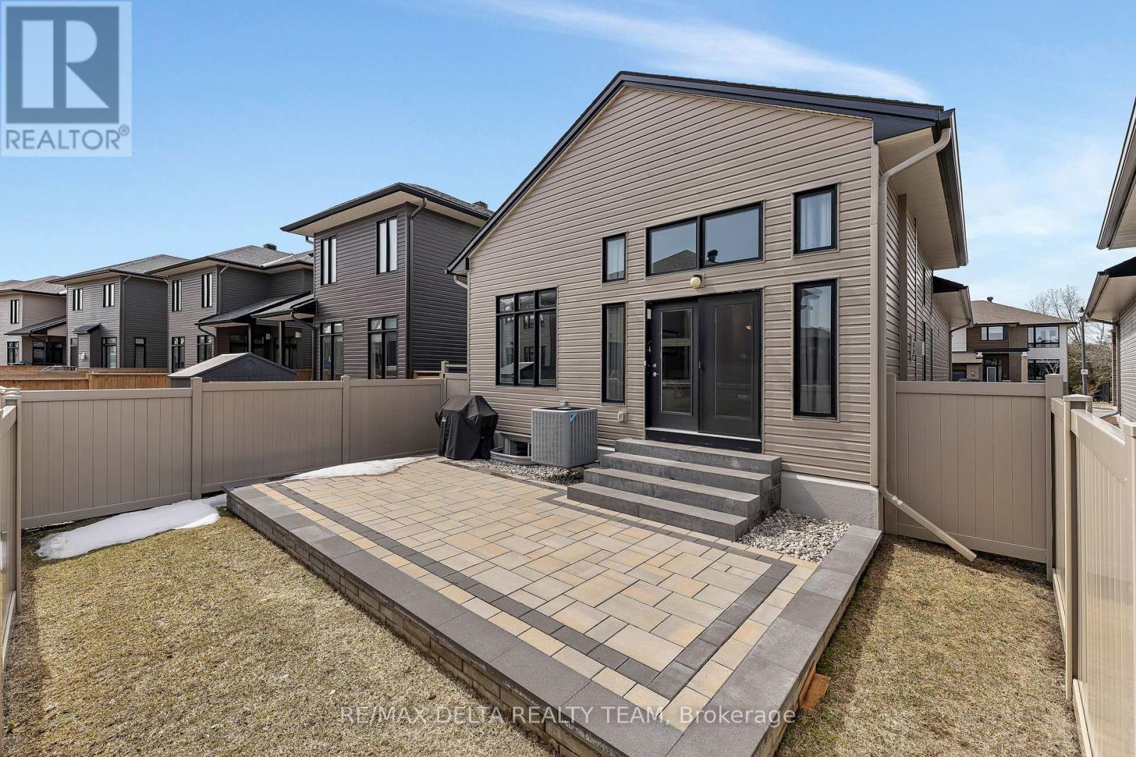 161 BRISTOL CRESCENT - 30