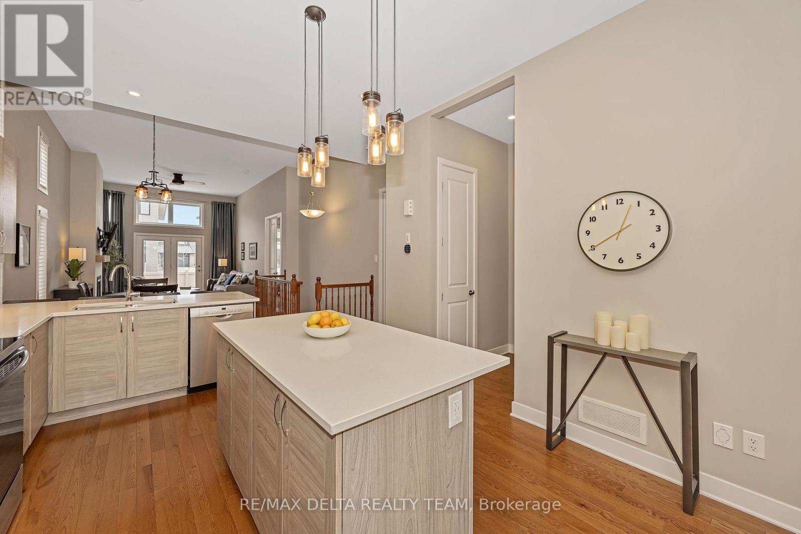 161 BRISTOL CRESCENT - 5