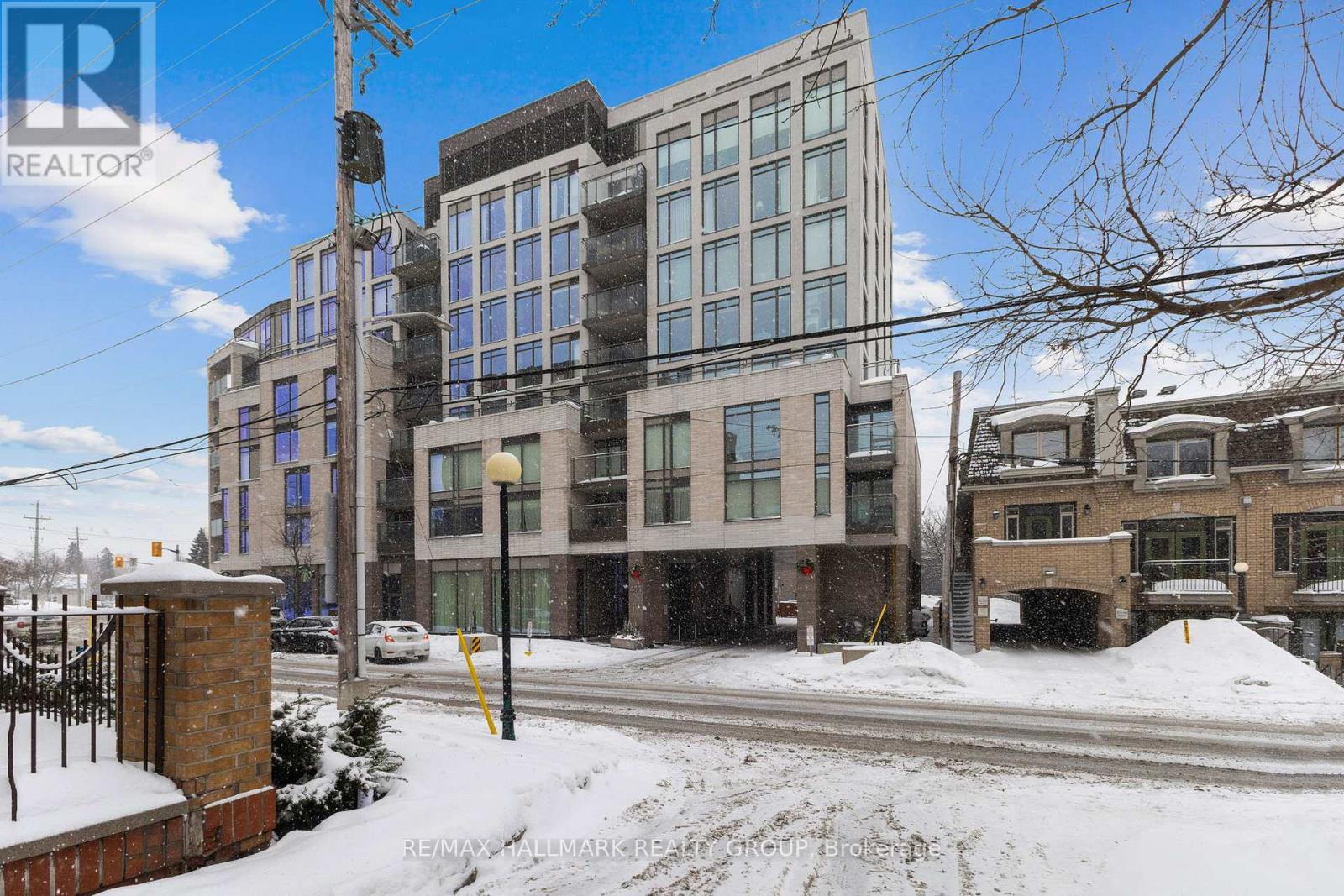 #418 411 MACKAY STREET - 1