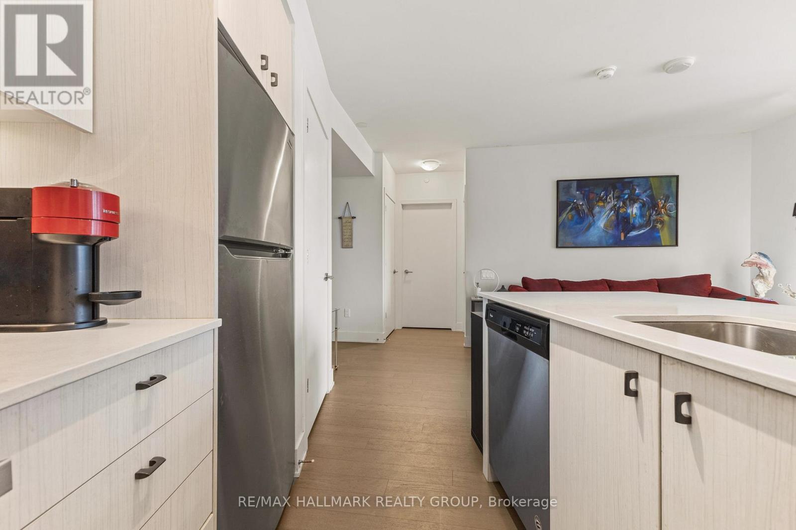 #418 411 MACKAY STREET - 9
