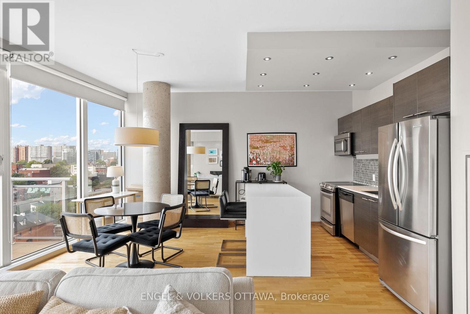 #823 349 MCLEOD STREET - 3