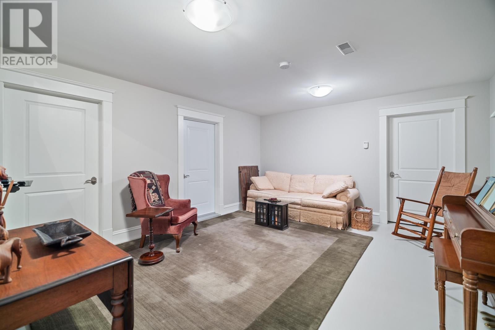 1881 Gladstone Road, Rte 348 - 45