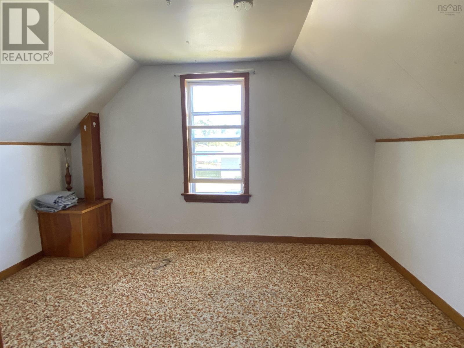 Property 28 of 41 of 8394 Highway 3