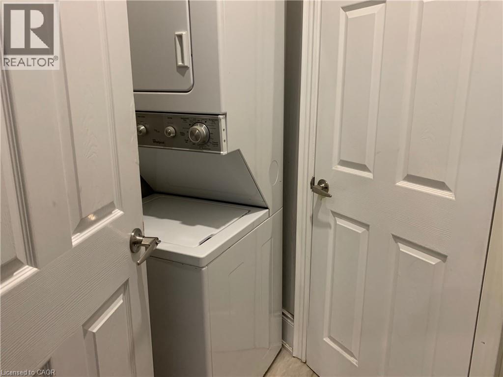 405 MACNAB Street N - 13