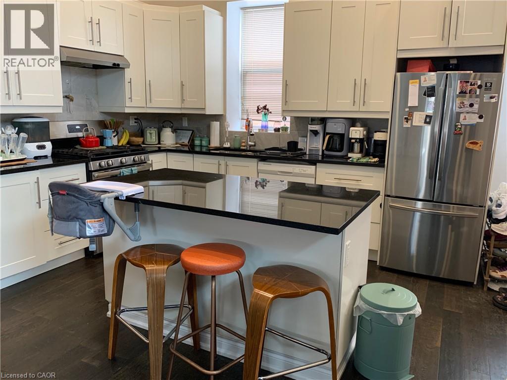 405 MACNAB Street N - 4