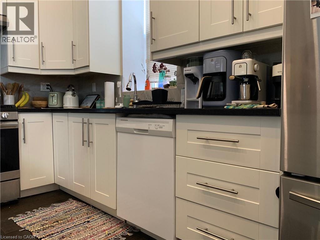405 MACNAB Street N - 5