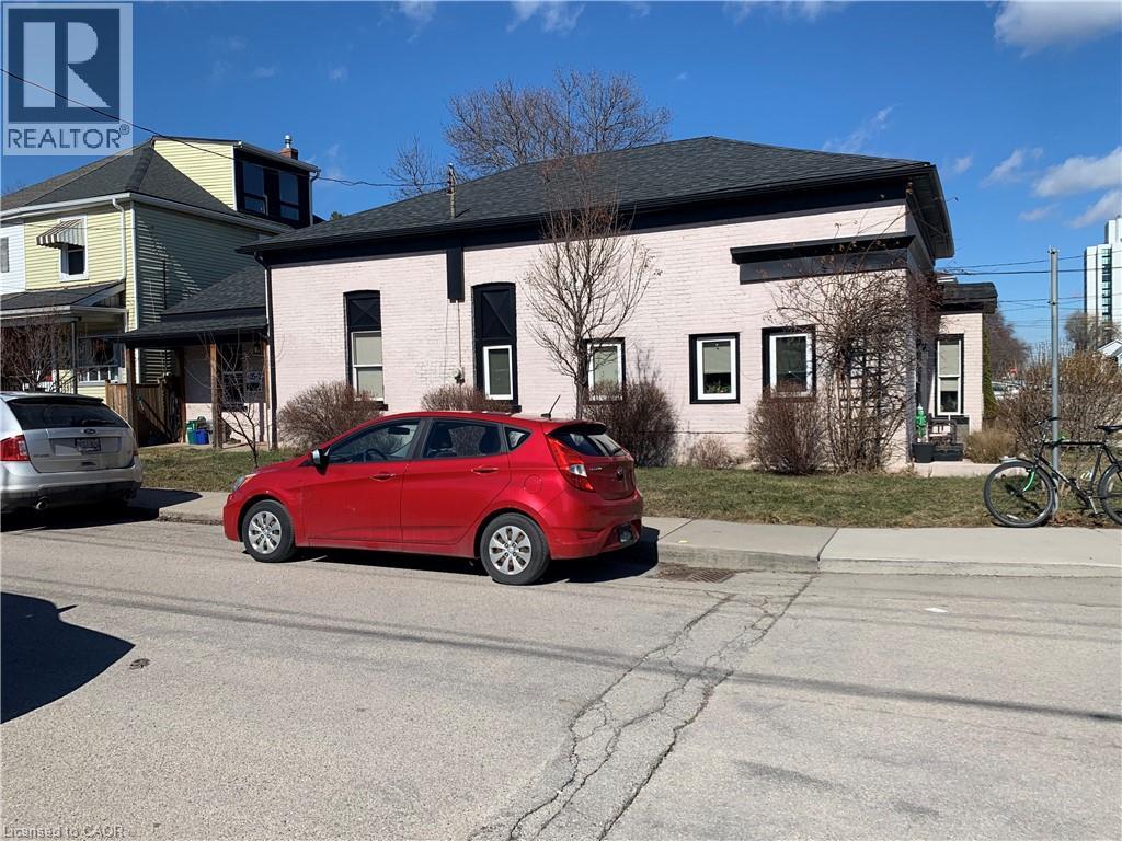 405 MACNAB Street N - 2