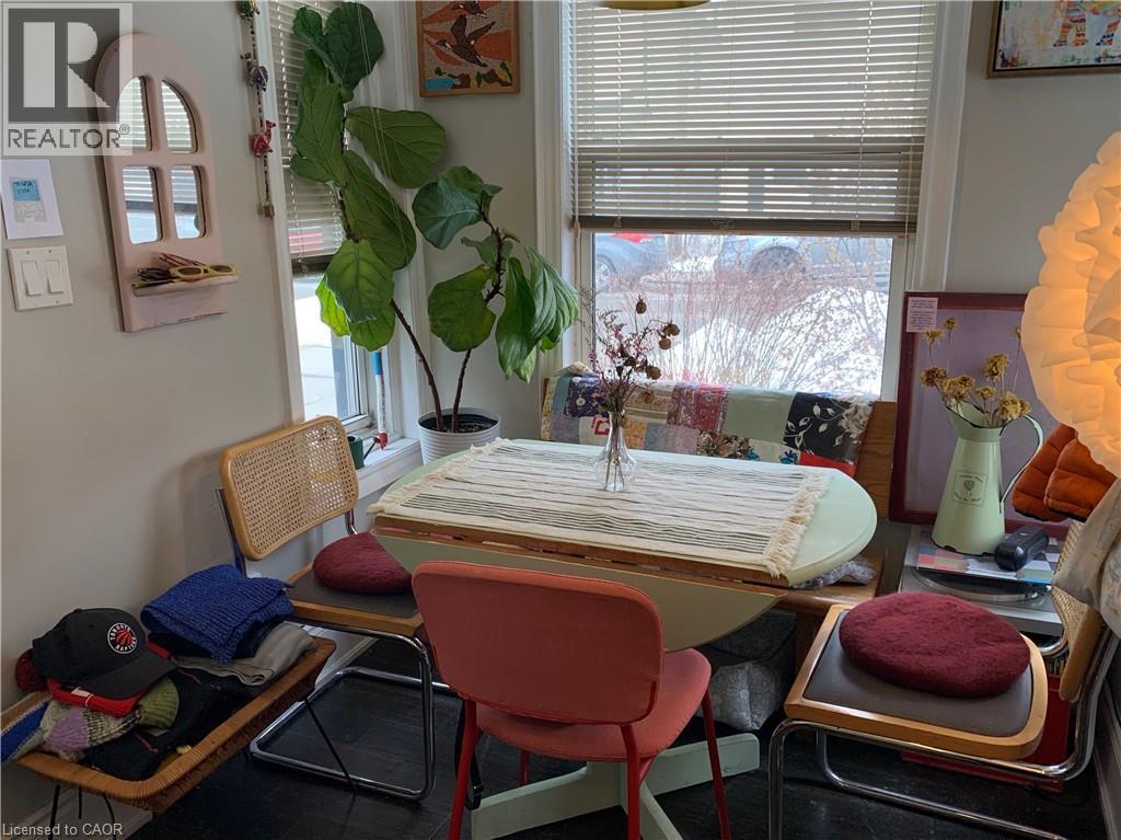 405 MACNAB Street N - 7