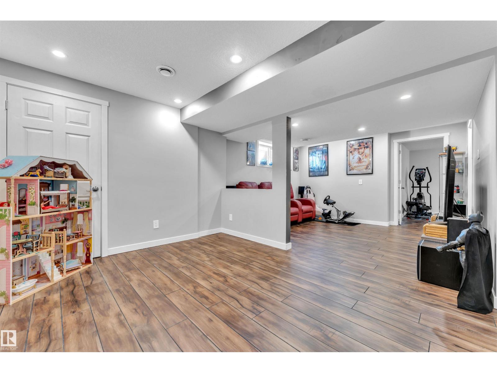 8108 217 ST NW, Edmonton