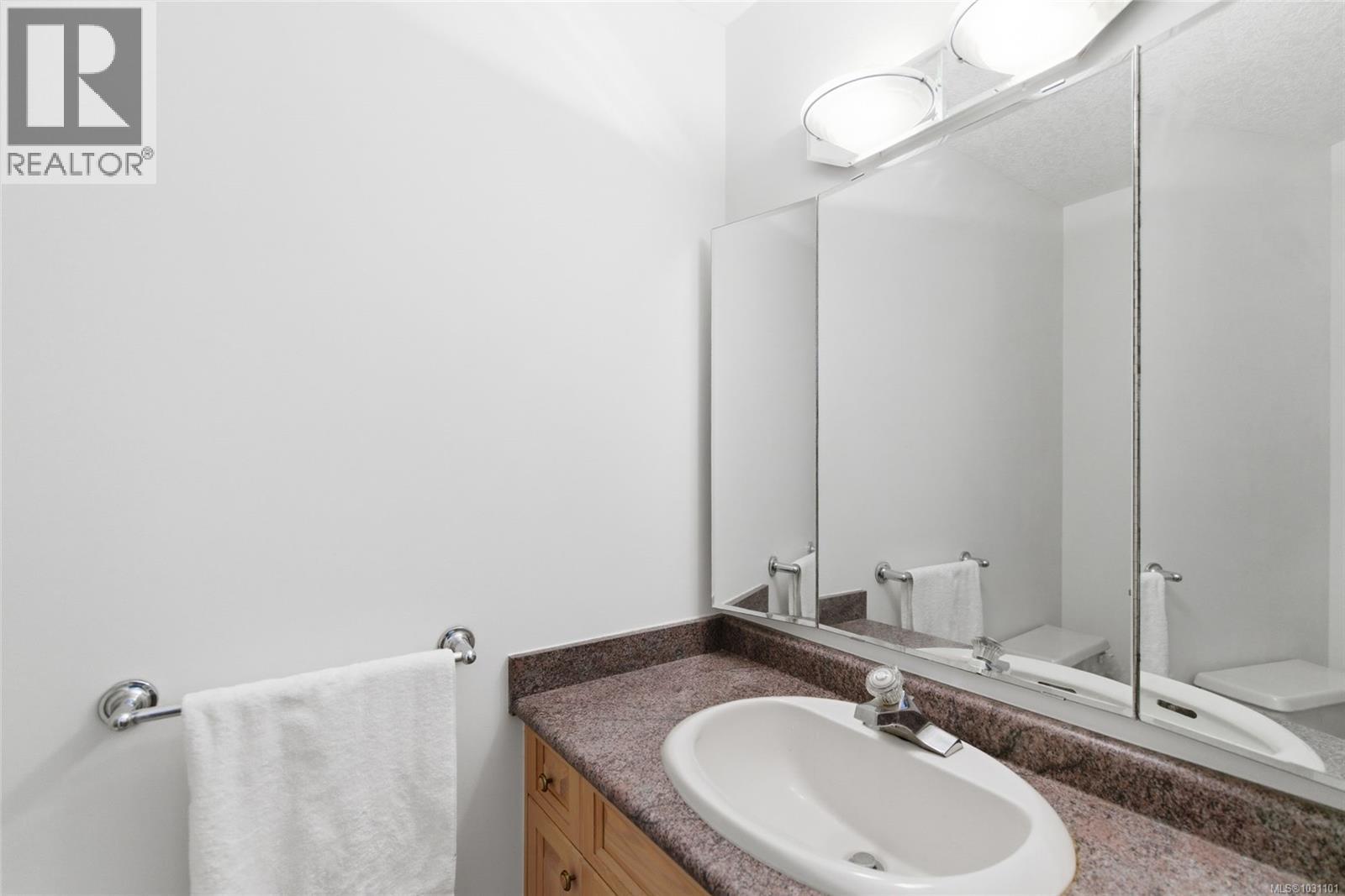 576 DALMATIAN DR - 29