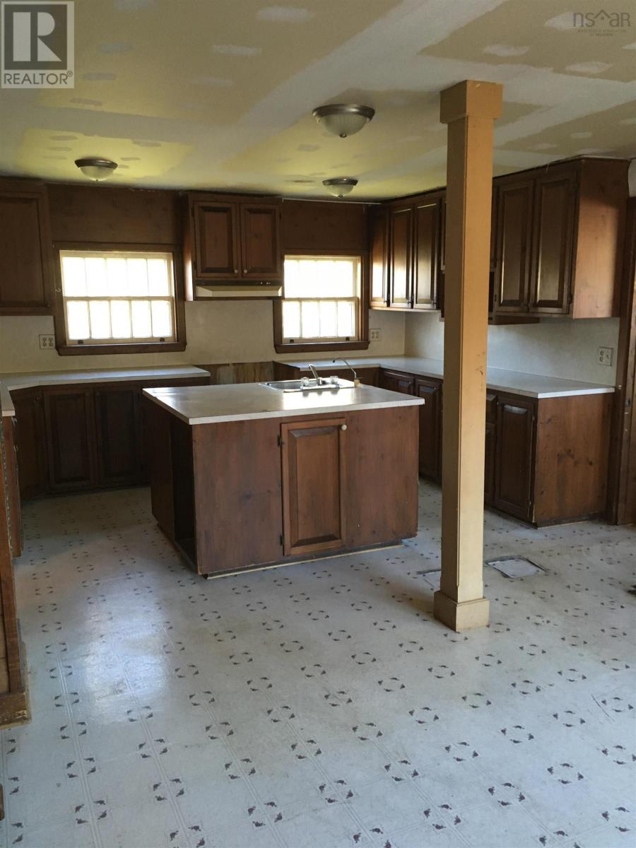 Property 18 of 31 of 1945 Italy Cross Road