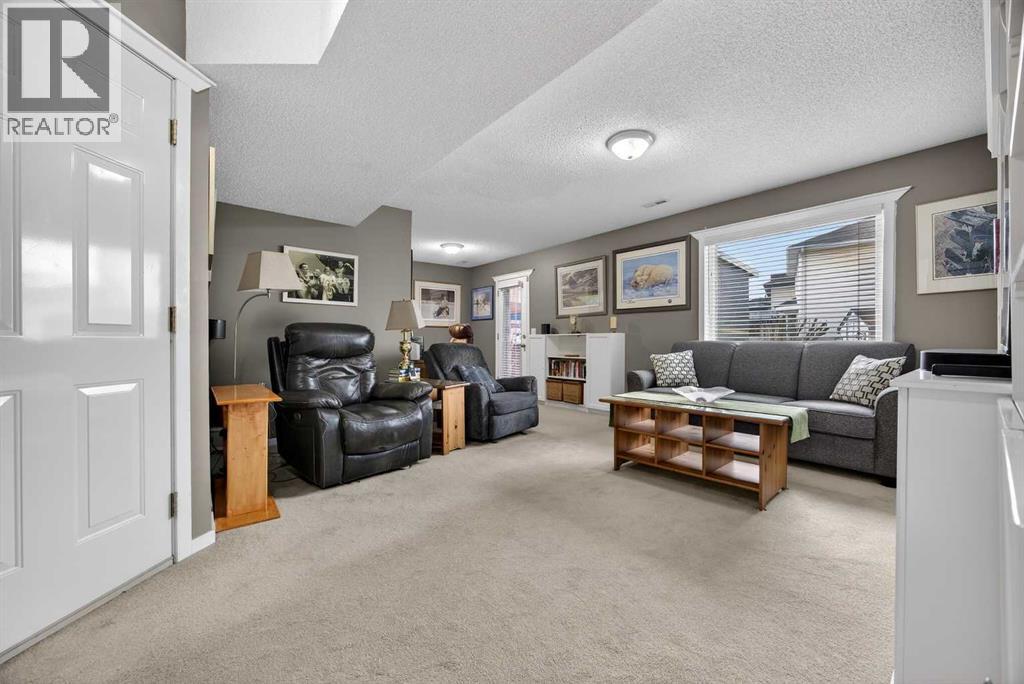 Single Family House Bi-level for Sale in  Douglas Glen Boulevard SE Douglasdale/Glen Calgary 