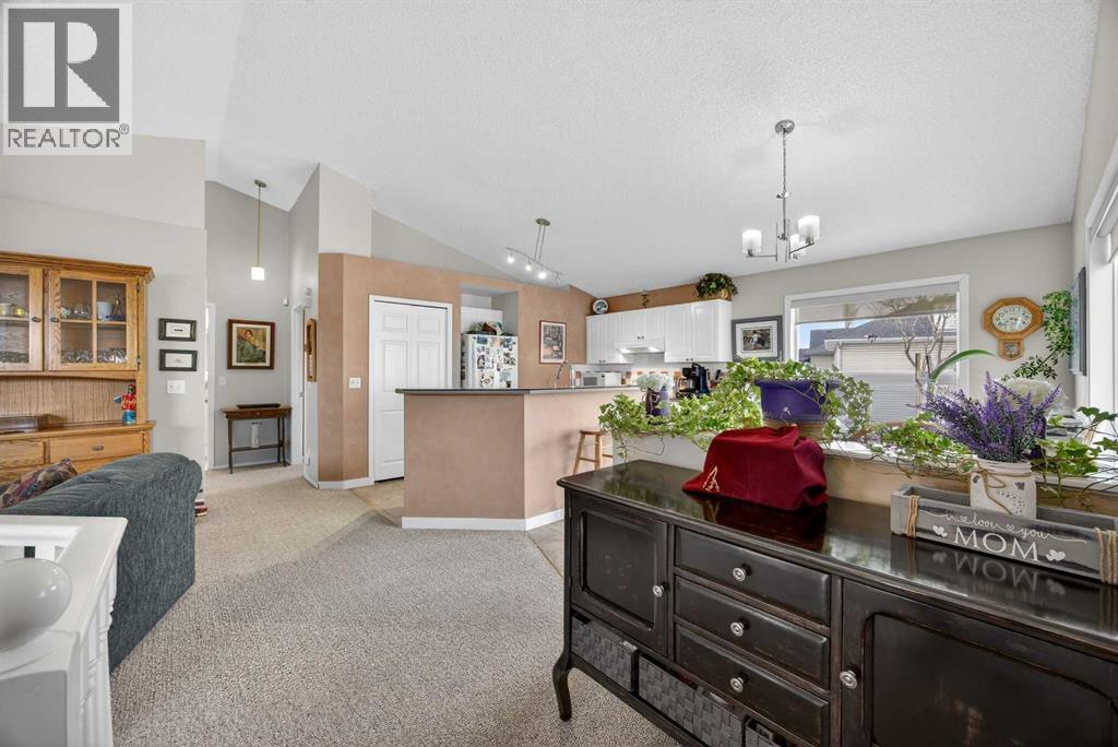 Single Family House Bi-level for Sale in  Douglas Glen Boulevard SE Douglasdale/Glen Calgary 