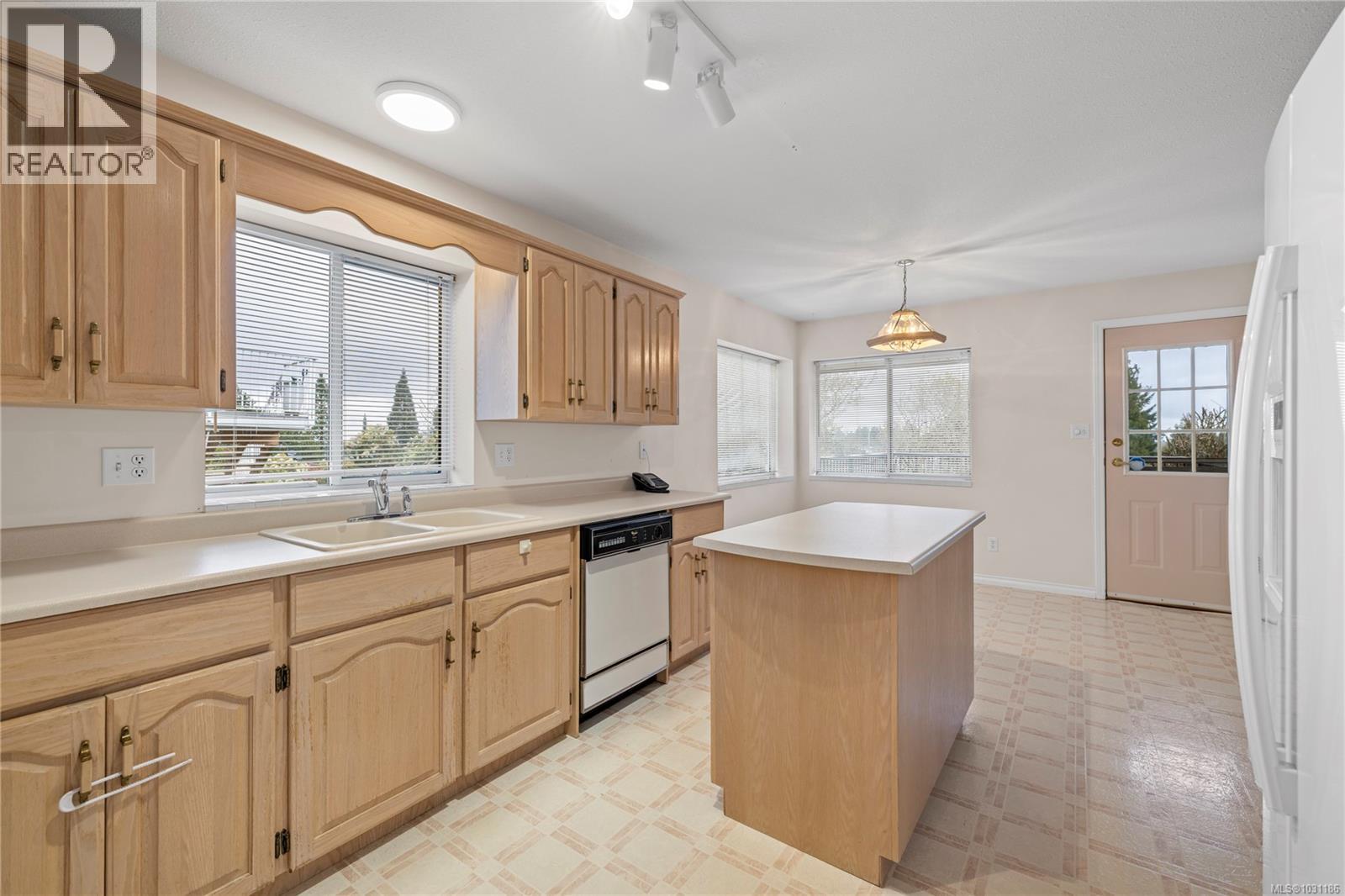 6166 WATERBURY RD - 9