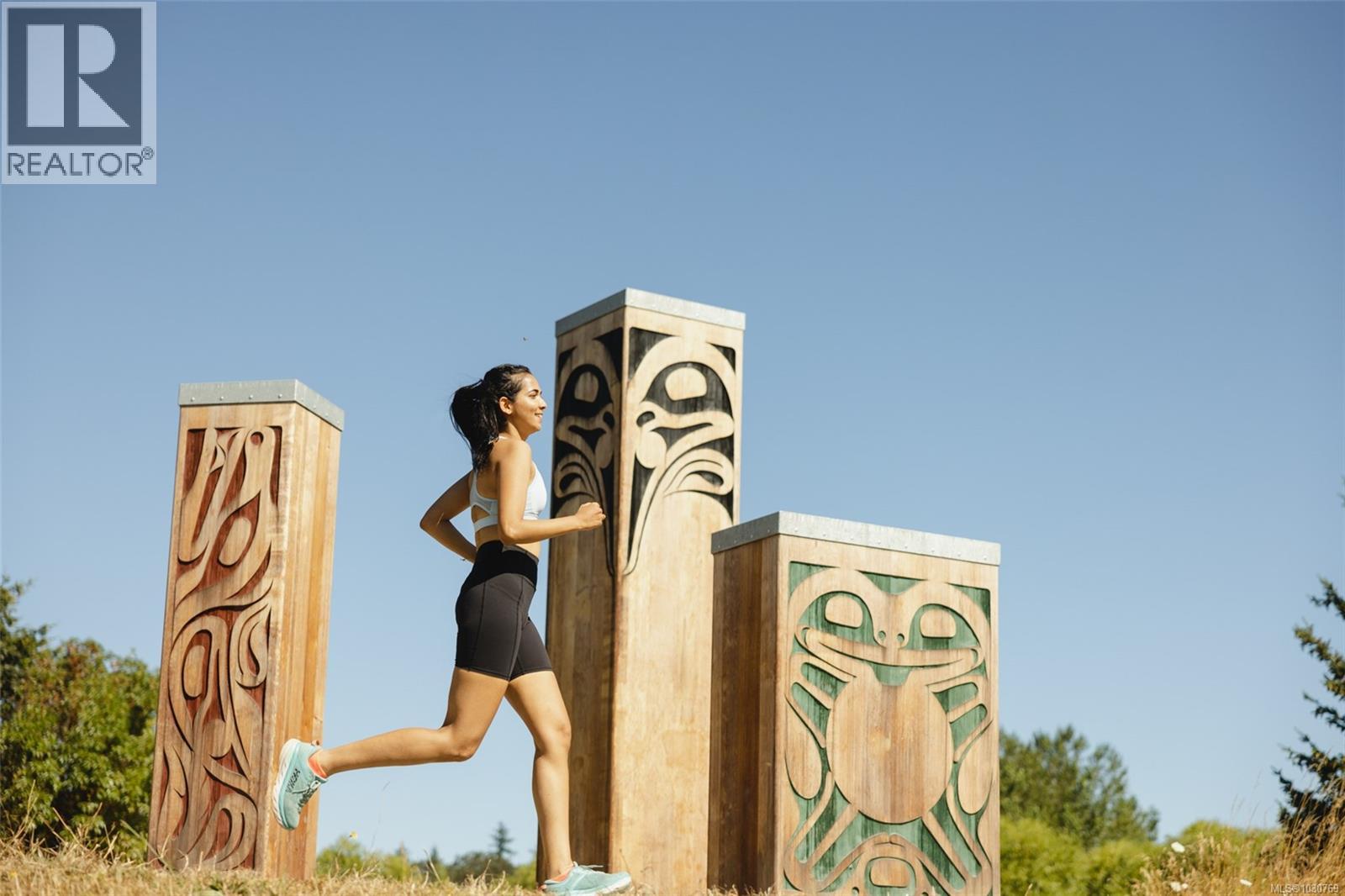 201 3226 Shelbourne Street, Saanich