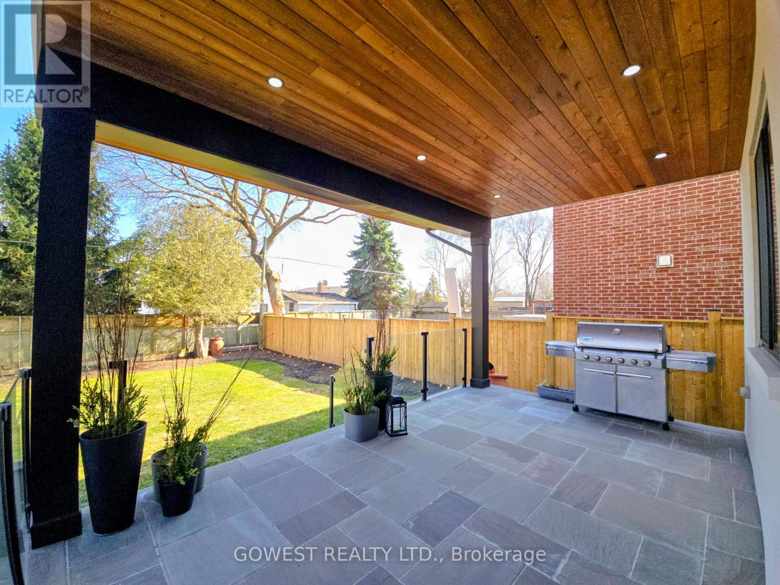 402 NIAR AVENUE — photo 46