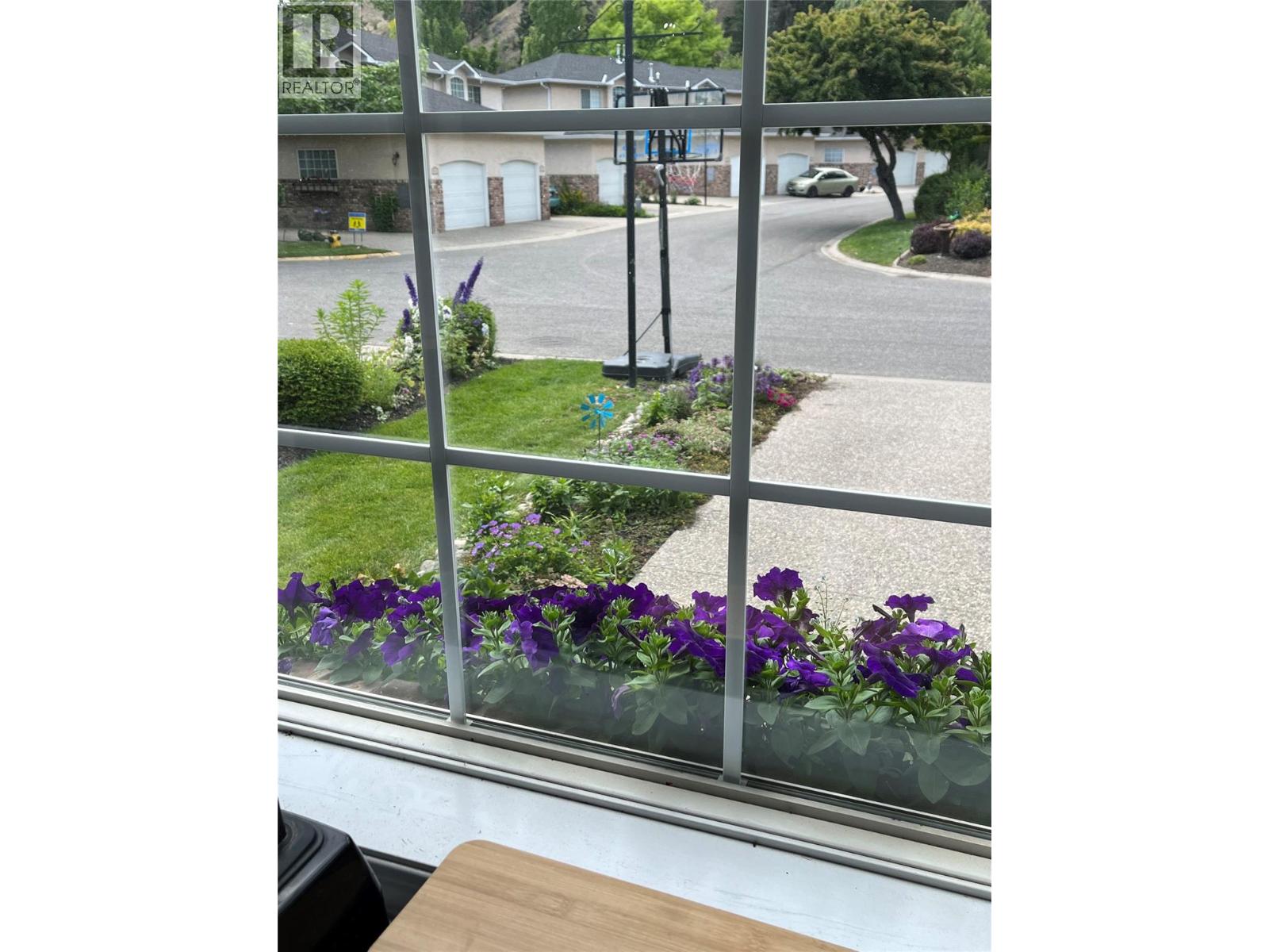 5 527 Yates Road, Kelowna