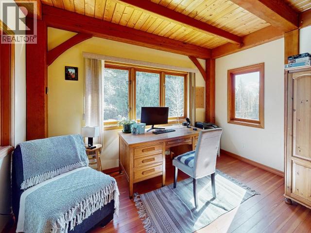 3749 HIGHWAY 101 - 32