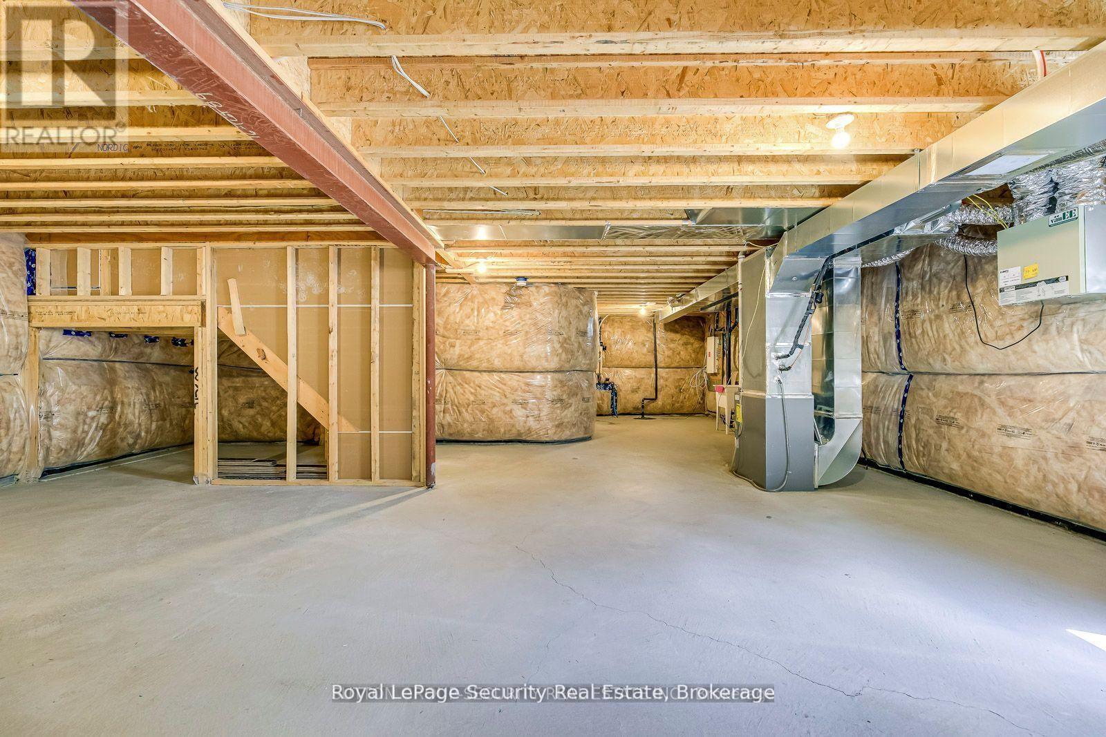 30 WITTEVEEN DRIVE - 35