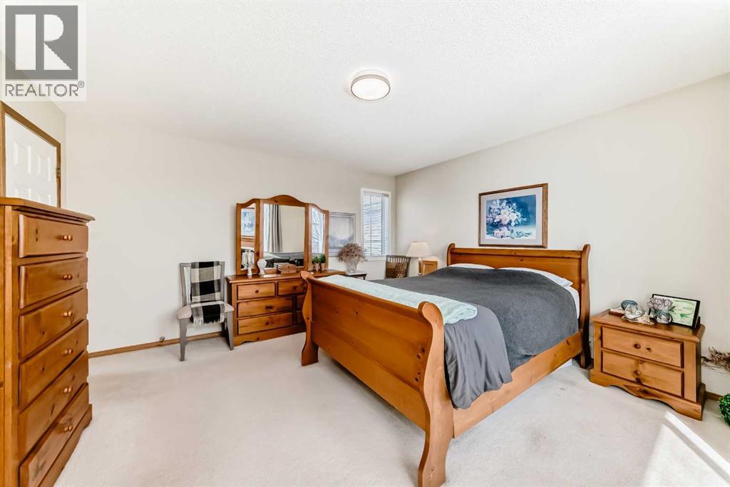 Single Family House for Sale in  Somerset Circle SW Somerset Calgary 