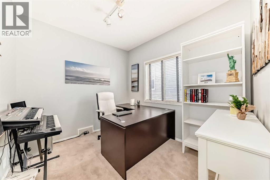 Single Family House for Sale in  Somerset Circle SW Somerset Calgary 