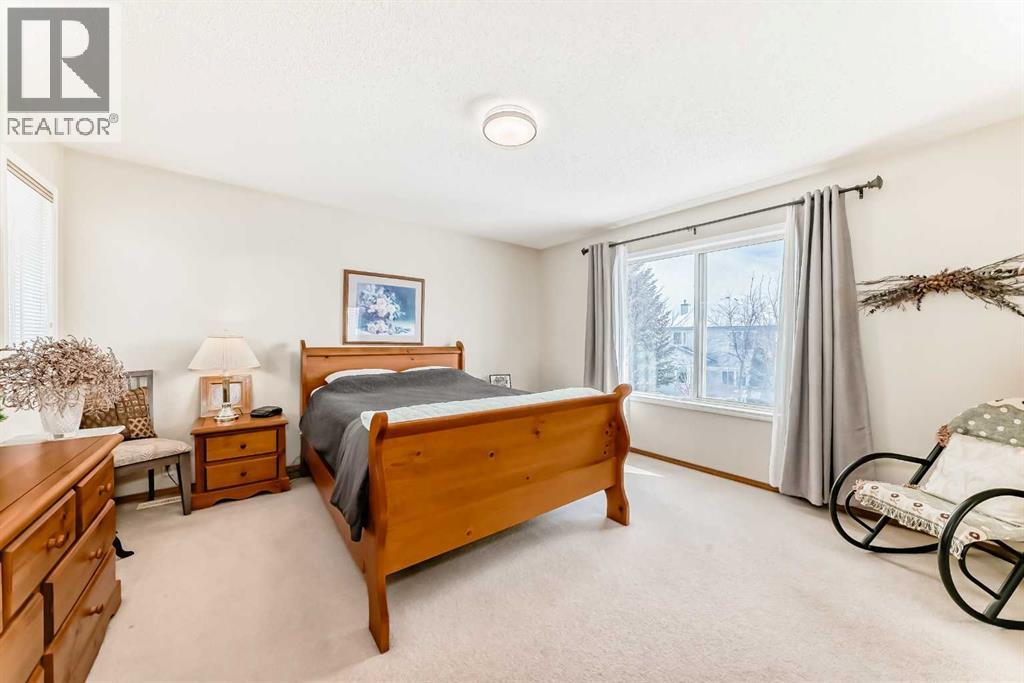 Single Family House for Sale in  Somerset Circle SW Somerset Calgary 