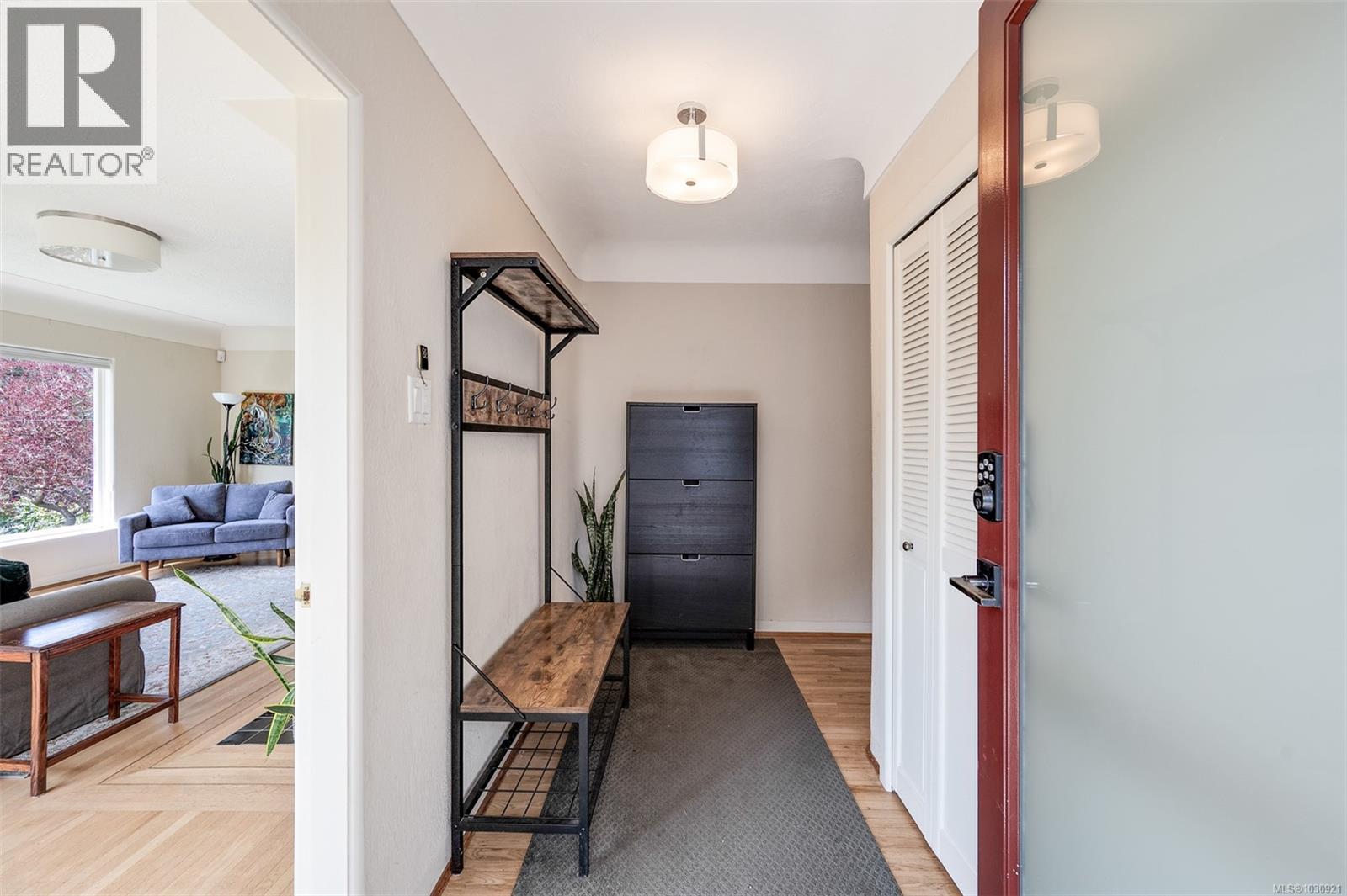  535 Linden Avenue, Victoria