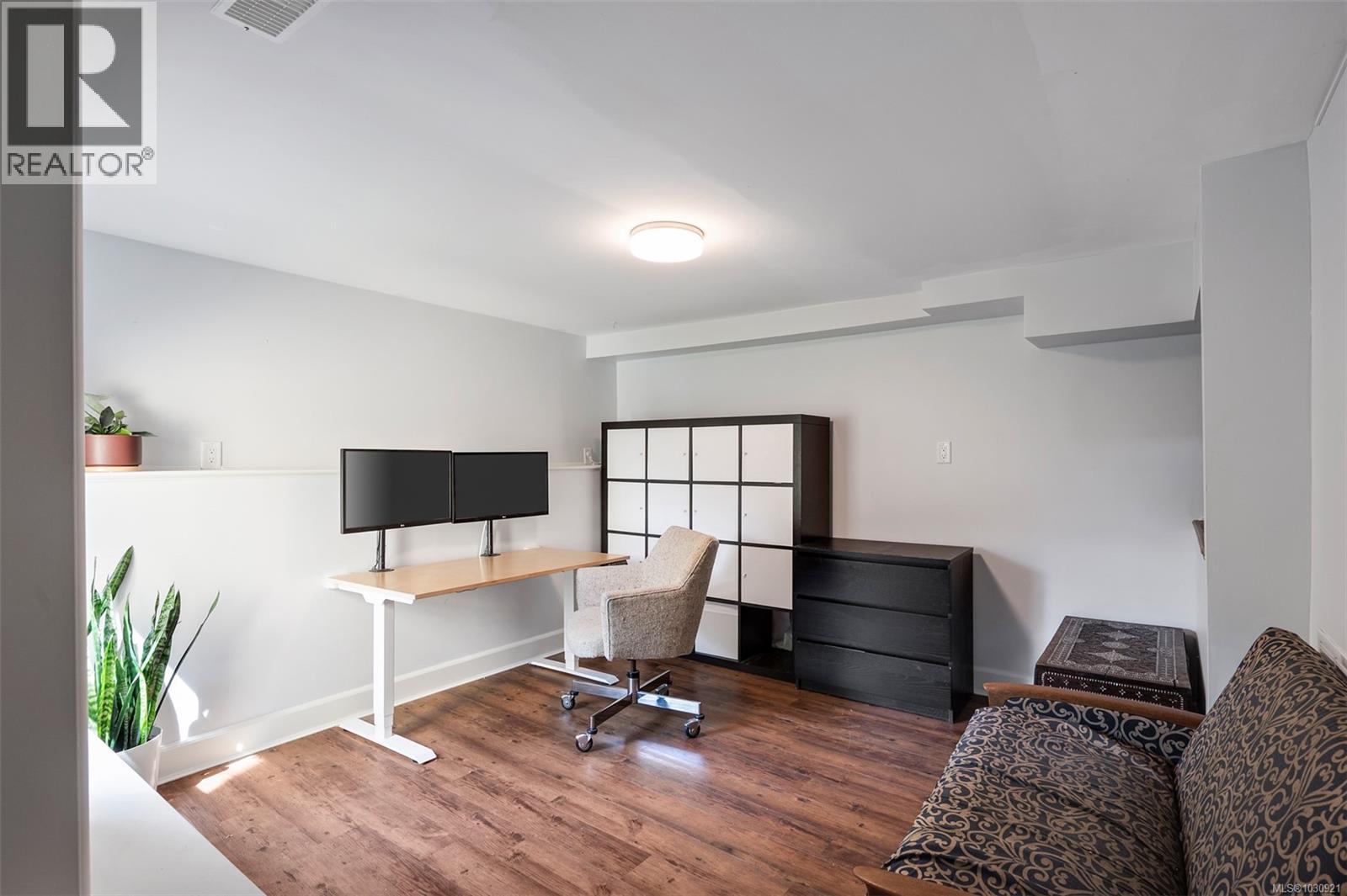  535 Linden Avenue, Victoria