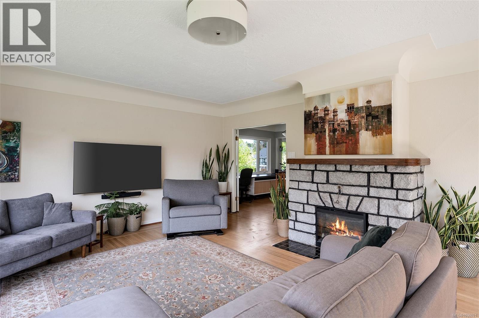  535 Linden Avenue, Victoria