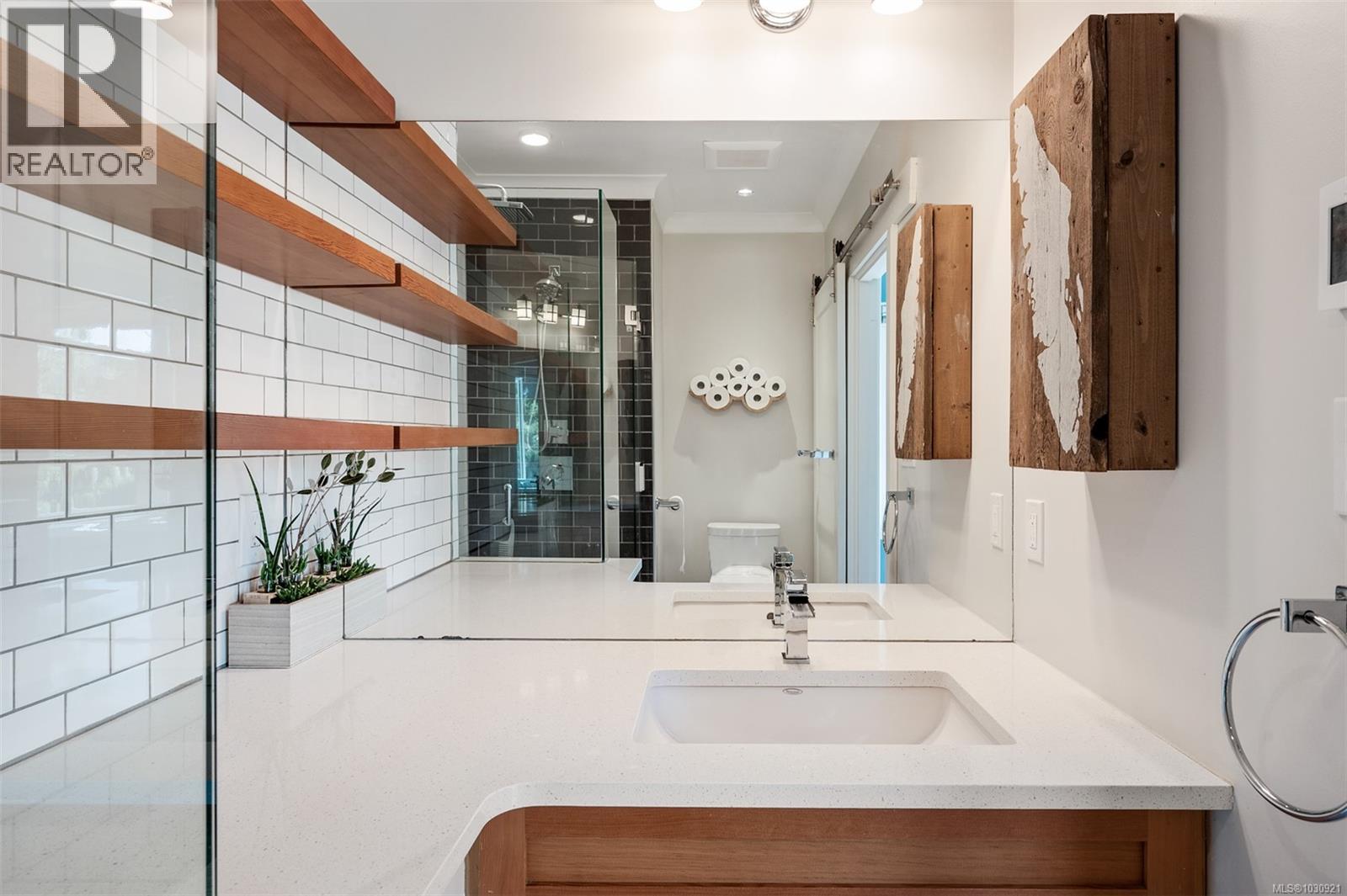  535 Linden Avenue, Victoria