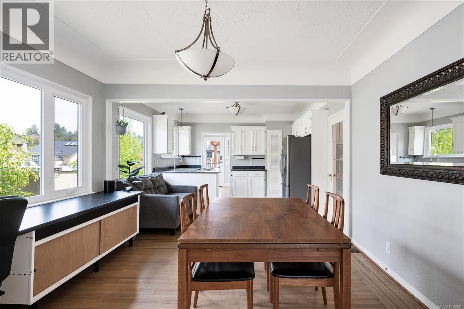  535 Linden Avenue, Victoria