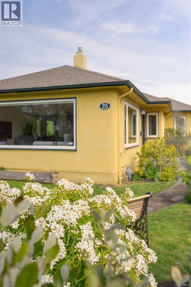  535 Linden Avenue, Victoria