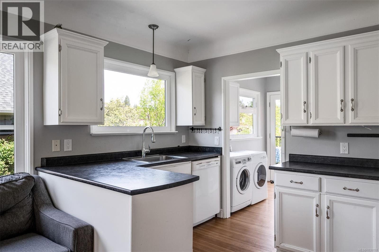  535 Linden Avenue, Victoria