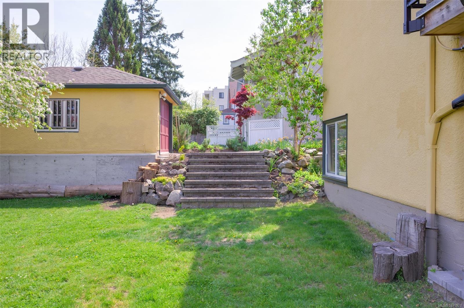  535 Linden Avenue, Victoria