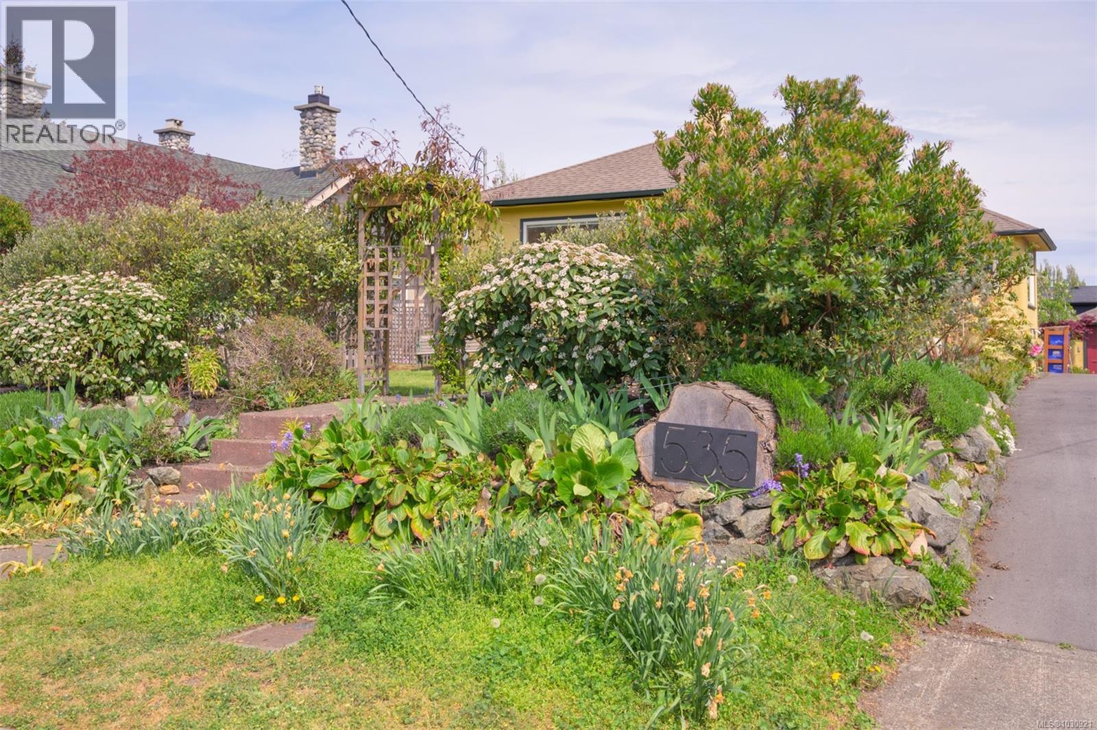  535 Linden Avenue, Victoria