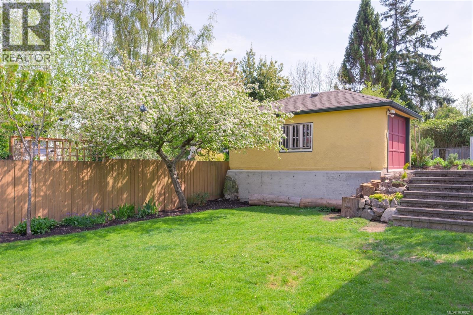  535 Linden Avenue, Victoria