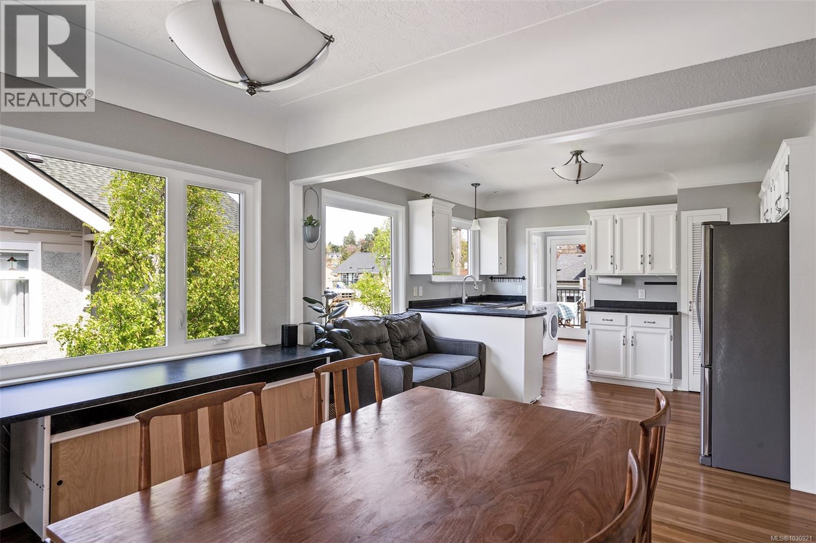  535 Linden Avenue, Victoria