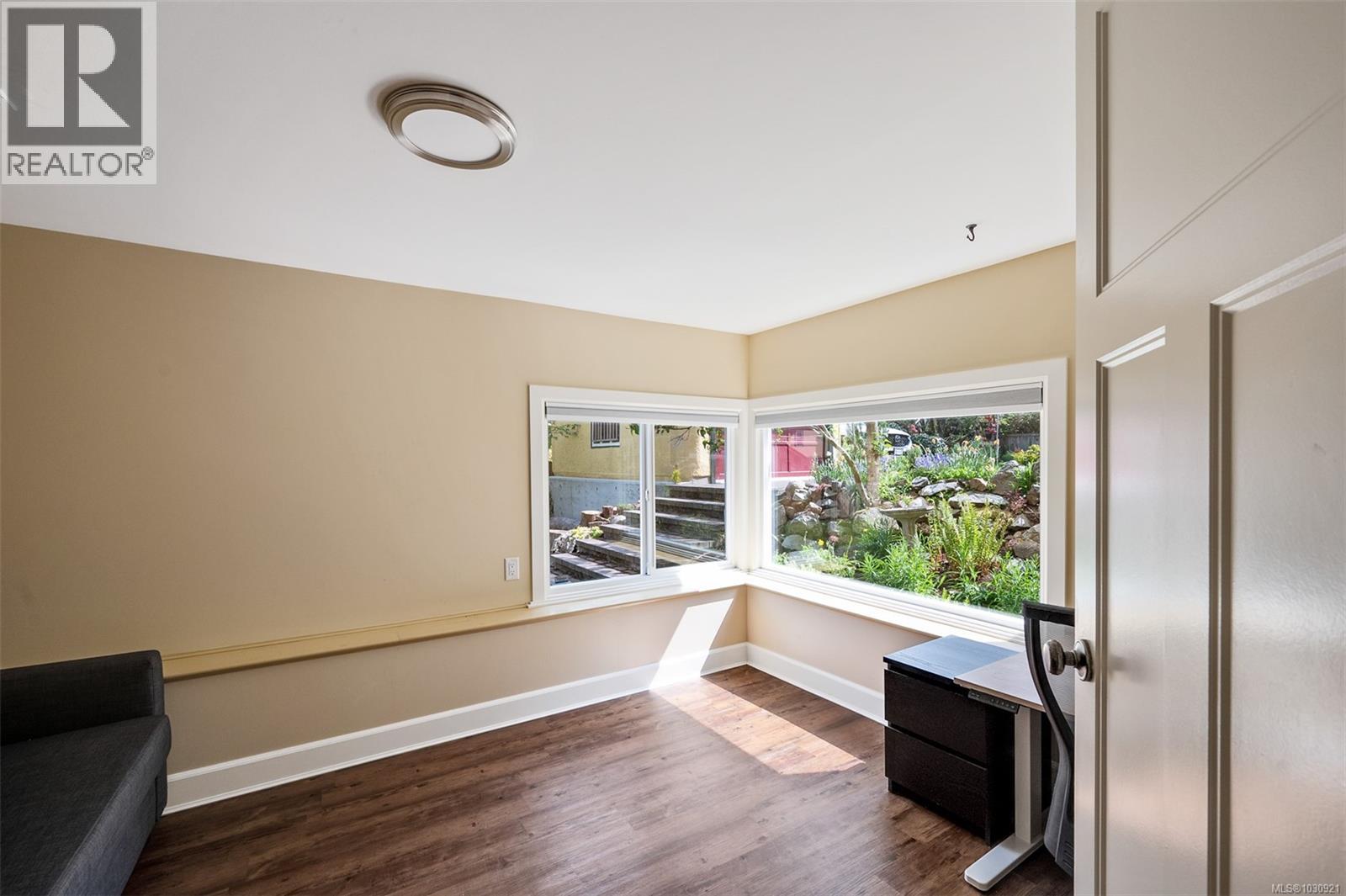  535 Linden Avenue, Victoria