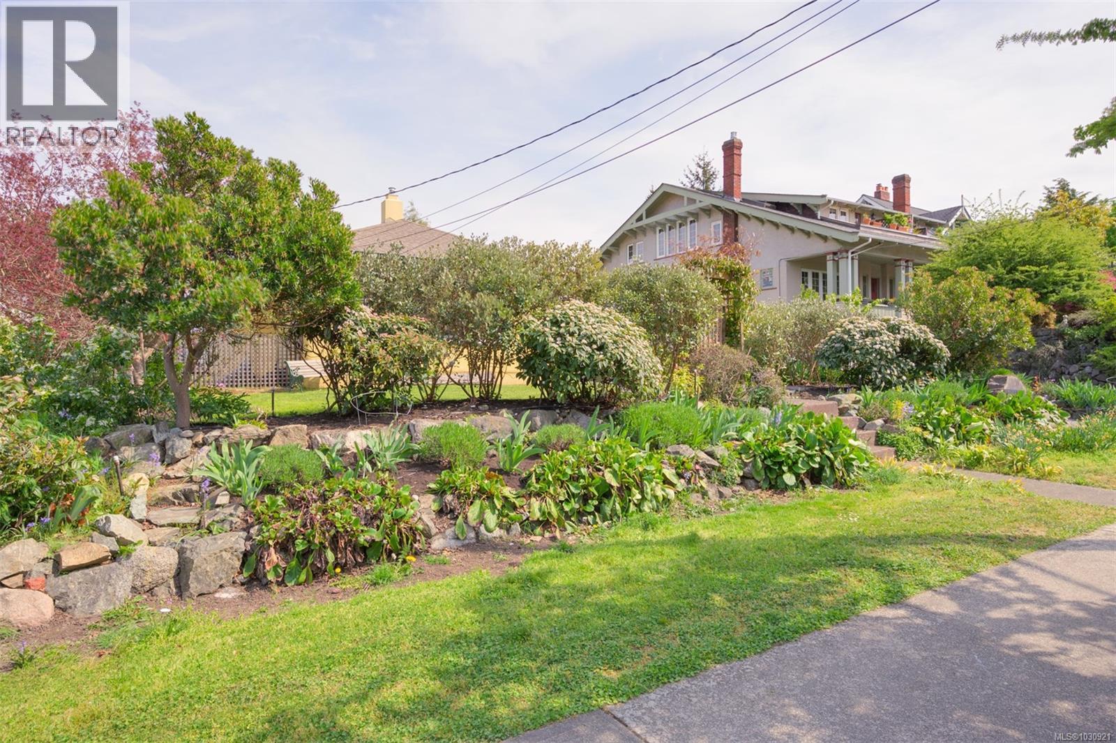  535 Linden Avenue, Victoria