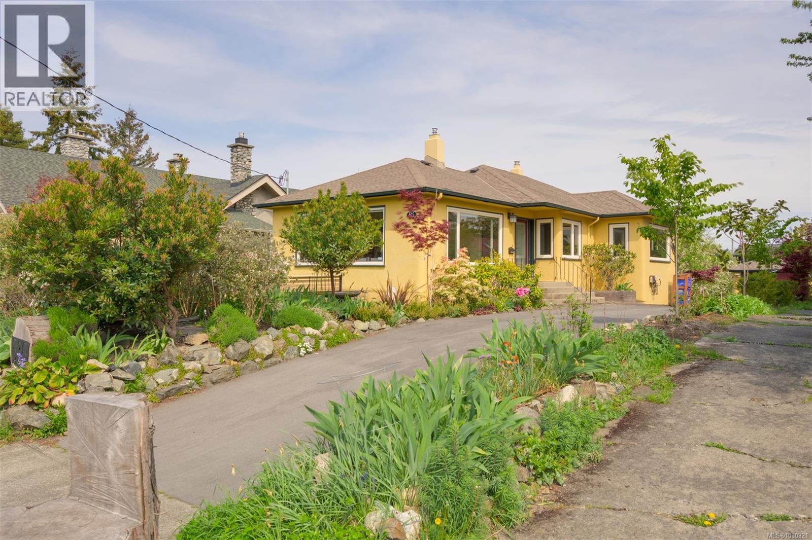  535 Linden Avenue, Victoria