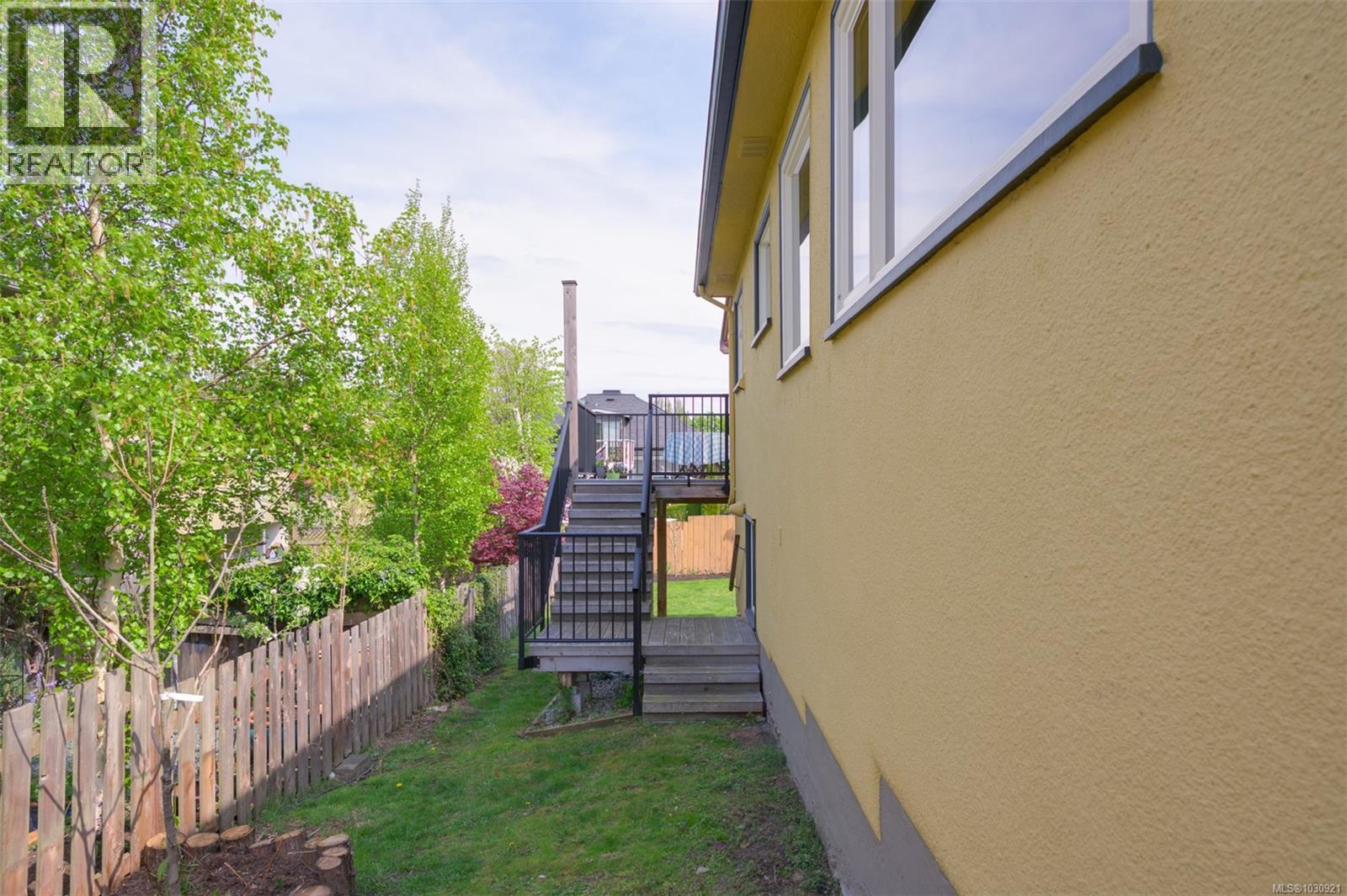  535 Linden Avenue, Victoria