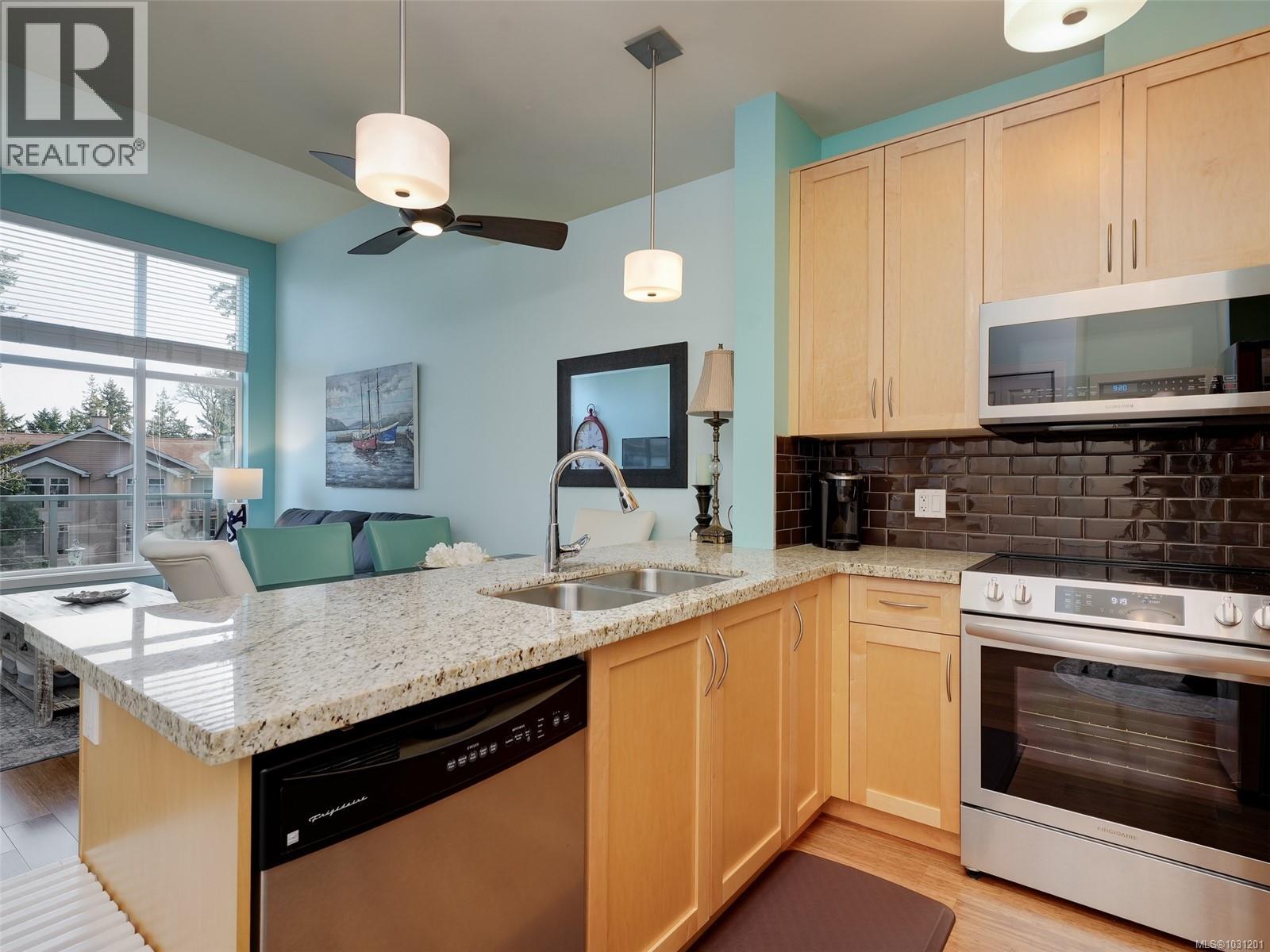 408 611 Goldstream Ave, Langford